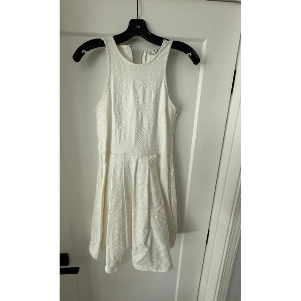 White Sleeveless Patterned Dress